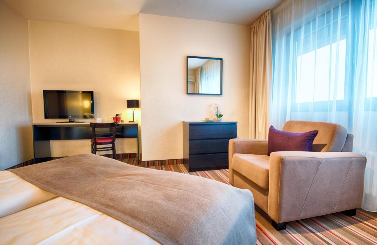 Leonardo Inn Hotel Hamburg Airport Kültér fotó