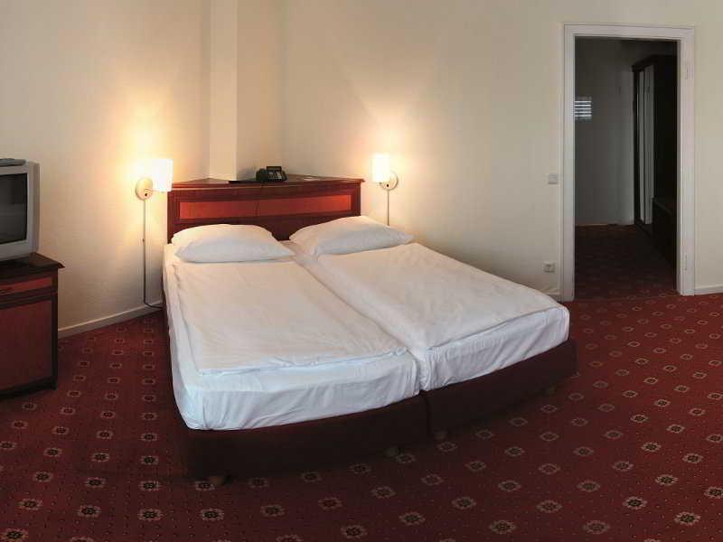 Leonardo Inn Hotel Hamburg Airport Szoba fotó